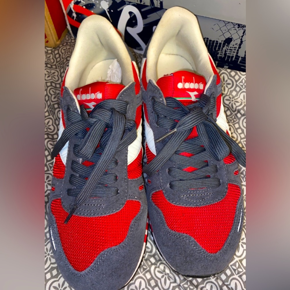DIADORA MEN TITAN 2 ( RED/ROCCOCO RED )